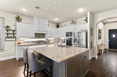 12505 Amesbury Way, Farmers Branch TX 75234 - Photo 2
