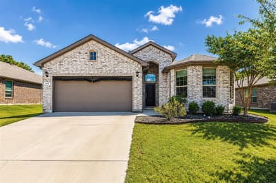 517 Redding Drive, Saginaw TX 76131