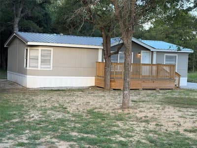 111 Shady Springs Drive, Bridgeport TX 76426 - Photo 3