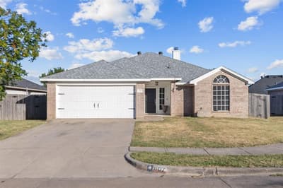 607 Meadowbrook Drive, Burleson TX 76028 - Photo 2