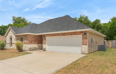 601 E Jefferson Street, Waxahachie TX 75165 - Photo 3