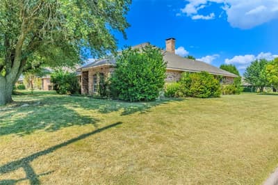 10505 Oak Creek Drive, Greenville TX 75402 - Photo 2