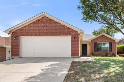 9917 Blue Bell Drive, Fort Worth TX 76108