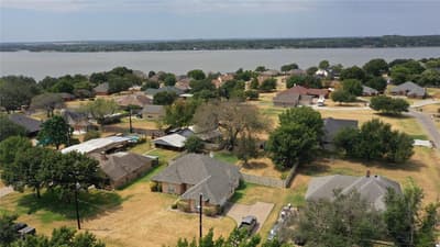 3904 Santa Cruz Street, Granbury TX 76049 - Photo 2