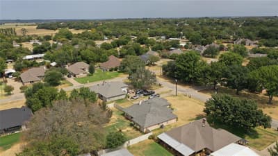 3904 Santa Cruz Street, Granbury TX 76049 - Photo 3
