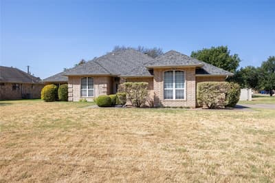 3904 Santa Cruz Street, Granbury TX 76049 - Photo 4