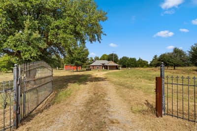 3016 County Road 4405, Commerce TX 75428 - Photo 2