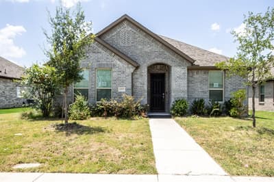 1557 Addison Drive, Lancaster TX 75134 - Photo 2