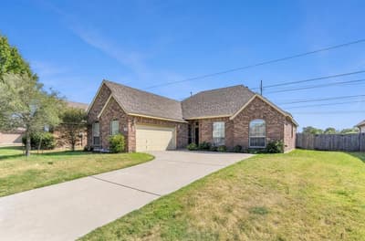 212 Goldeneye Drive, DeSoto TX 75115