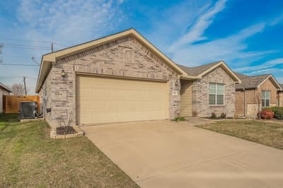 10541 Rising Knoll Lane, Fort Worth TX 76131 - Photo 2