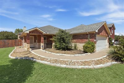 1104 Deedee Creek Drive, Euless TX 76040 - Photo 2