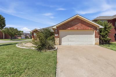 1104 Deedee Creek Drive, Euless TX 76040