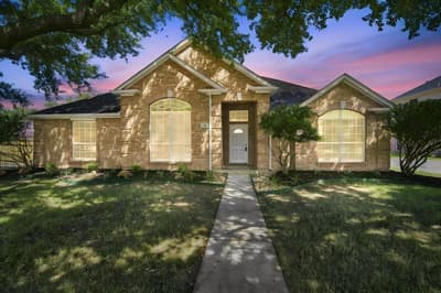 711 Coal Creek Drive, Mansfield TX 76063 - Photo 2