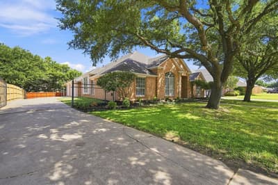 711 Coal Creek Drive, Mansfield TX 76063 - Photo 3