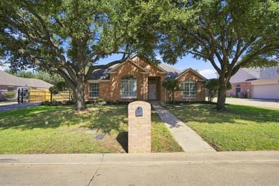711 Coal Creek Drive, Mansfield TX 76063 - Photo 4