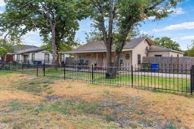 2801 Crystal Drive, Balch Springs TX 75180 - Photo 2