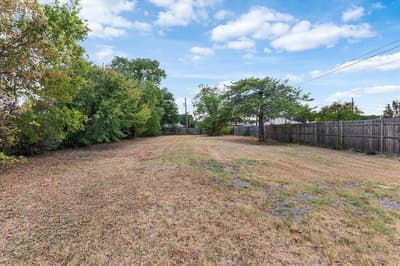 2801 Crystal Drive, Balch Springs TX 75180