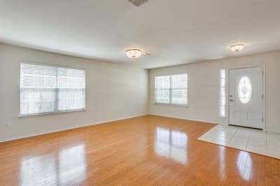 4205 Bayside Court, Arlington TX 76016 - Photo 2