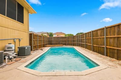 2923 Menlo Park Lane, Carrollton TX 75007 - Photo 3