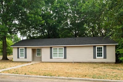 300 Broadway Street, Whitesboro TX 76273 - Photo 2