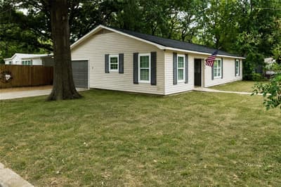 300 Broadway Street, Whitesboro TX 76273