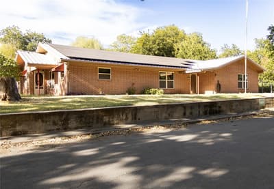 405 W Neely Avenue, Comanche TX 76442