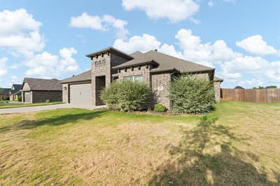 125 Treys Way, Godley TX 76044 - Photo 2