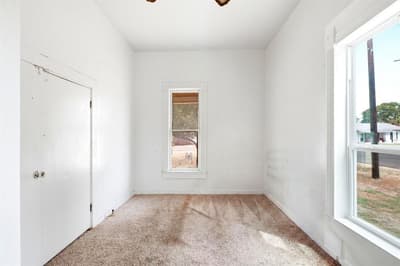 214 E Woodland Street, Collinsville TX 76233 - Photo 5
