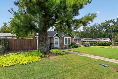 2811 Springdale Road, Fort Worth TX 76111 - Photo 3