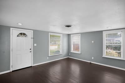 2811 Springdale Road, Fort Worth TX 76111 - Photo 5