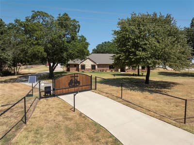 448 County Road 3690, Boyd TX 76023 - Photo 4