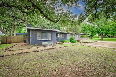 1122 W Park Row Drive, Arlington TX 76013 - Photo 2