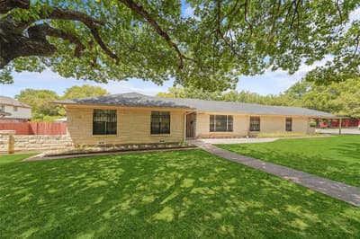 223 N Crest Street, Lancaster TX 75146