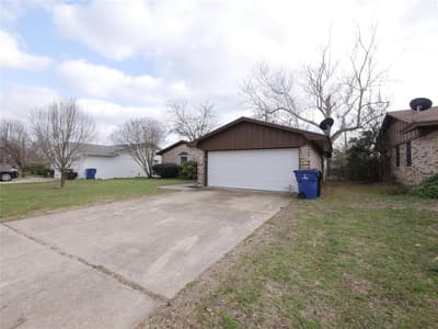 2702 Shawn Drive, Denison TX 75020 - Photo 2