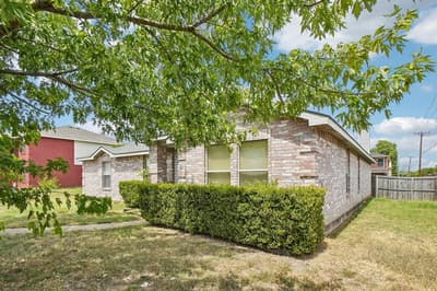 659 Pondview Drive, Cedar Hill TX 75104 - Photo 2