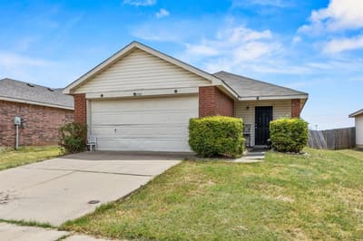 1344 Castle Ridge Road, Fort Worth TX 76140 - Photo 2