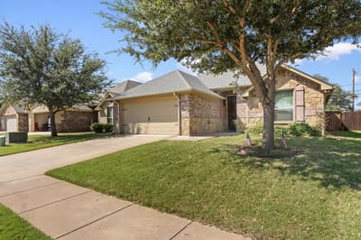 1411 Lauren Lane, Granbury TX 76048 - Photo 3
