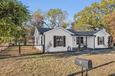 211 W Stegall Drive, Robinson TX 76706 - Photo 2