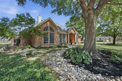 1613 Green Tree Drive, Hurst TX 76054 - Photo 3