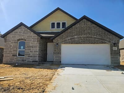 806 Silverleaf Drive, Ennis TX 75119