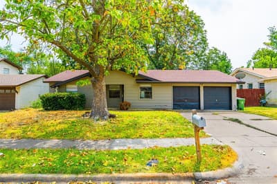 1208 E Timberview Lane, Arlington TX 76014
