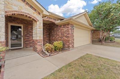 609 Jeffdale Drive, Burleson TX 76028 - Photo 3