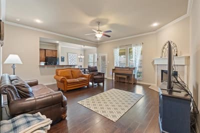 609 Jeffdale Drive, Burleson TX 76028 - Photo 4