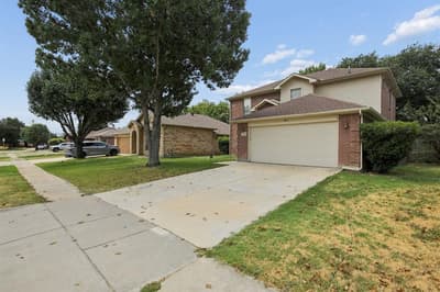 3039 Bosswood Court, Grand Prairie TX 75052 - Photo 2