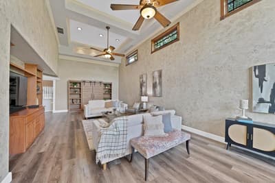 306 E Rochelle Boulevard, Irving TX 75062 - Photo 5