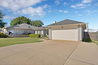 4925 Saint Thomas Place, Fort Worth TX 76135 - Photo 3