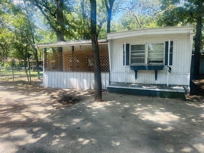 305 Live Oak Lane, Mabank TX 75156