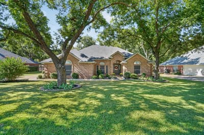 9216 Hanging Moss Drive, Granbury TX 76049 - Photo 2