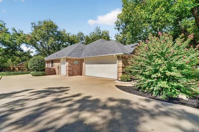 9216 Hanging Moss Drive, Granbury TX 76049 - Photo 3