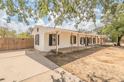 307 Ross Avenue, Glen Rose TX 76043 - Photo 4